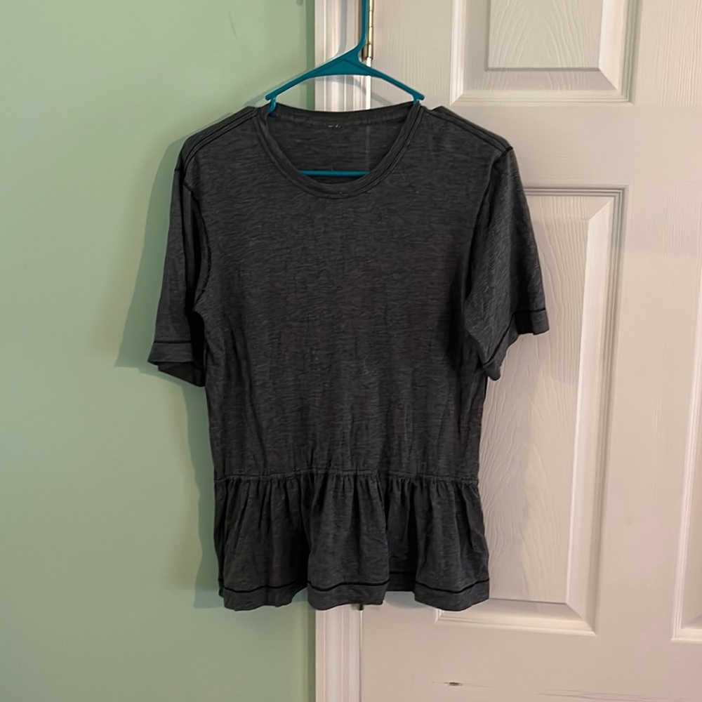 Lululemon peplum black/dark grey top